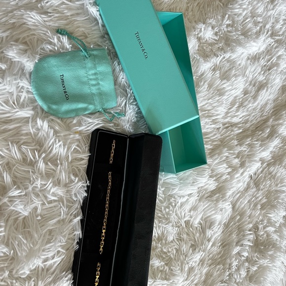 Tiffany Co - Picture 3 of 4